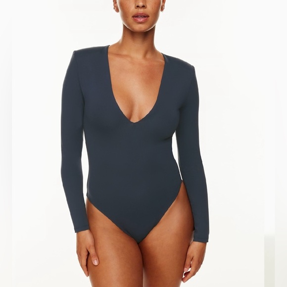 Aritzia Gray Fitted Plunging V-neck Stretchy Long Sleeve Bodysuit size Small - Picture 2 of 10